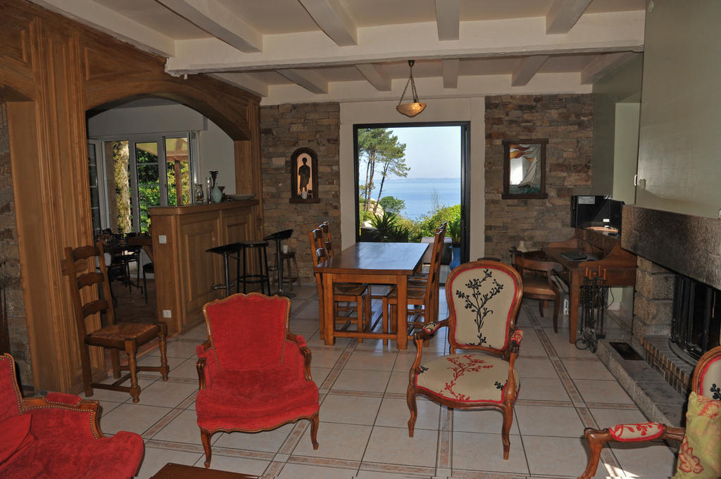 Bed and Breakfast Les Fous De Bassans Poullan-sur-Mer Экстерьер фото