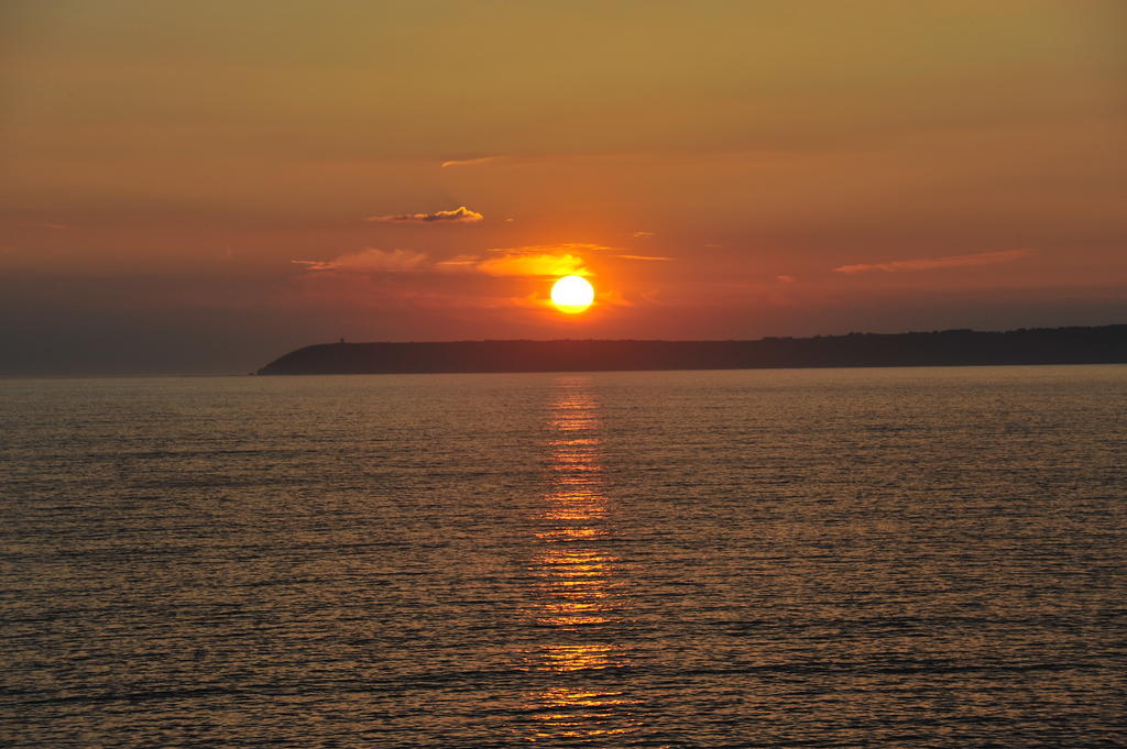 Bed and Breakfast Les Fous De Bassans Poullan-sur-Mer Экстерьер фото