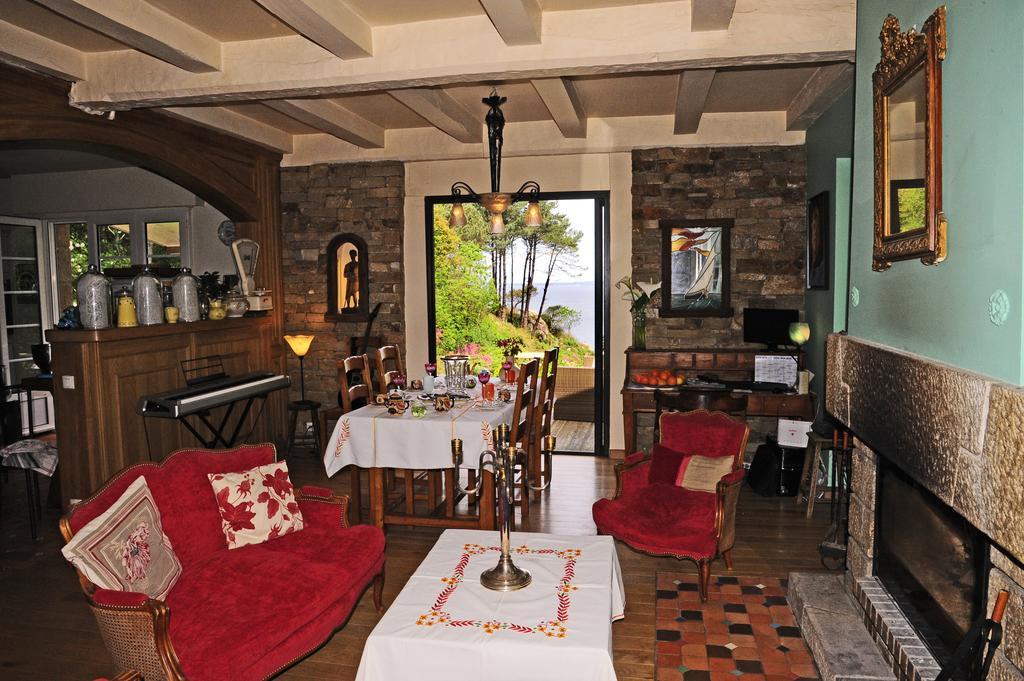 Bed and Breakfast Les Fous De Bassans Poullan-sur-Mer Экстерьер фото