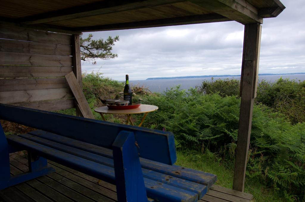 Bed and Breakfast Les Fous De Bassans Poullan-sur-Mer Экстерьер фото