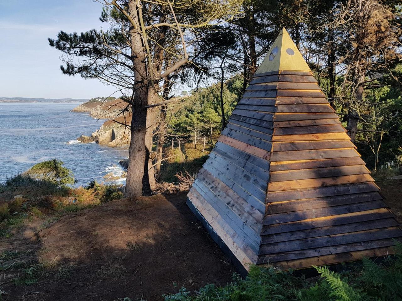 Bed and Breakfast Les Fous De Bassans Poullan-sur-Mer Экстерьер фото