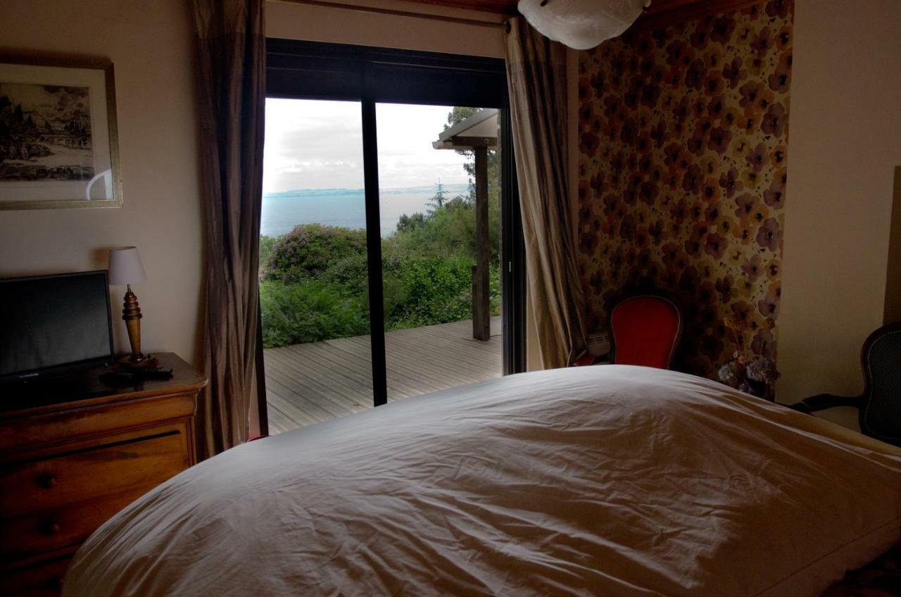 Bed and Breakfast Les Fous De Bassans Poullan-sur-Mer Экстерьер фото